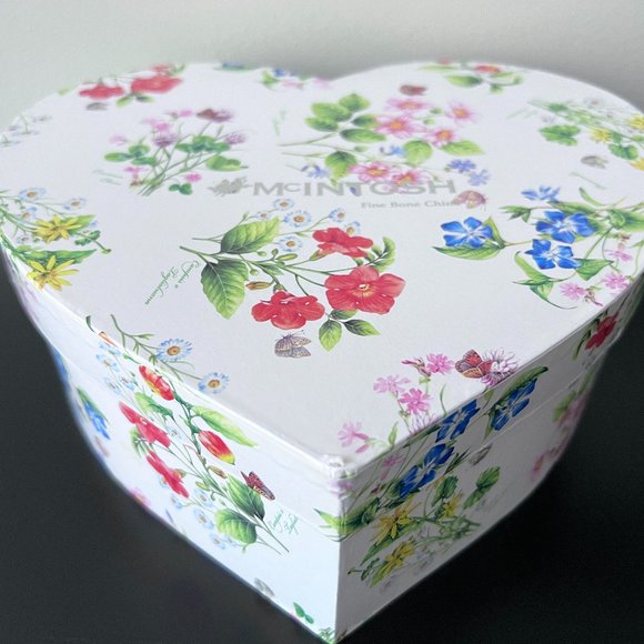 McIntosh Fine Bone China Garden Meadow 2pc Mug Set in Heart Shaped Gift Box NEW - Picture 6 of 7